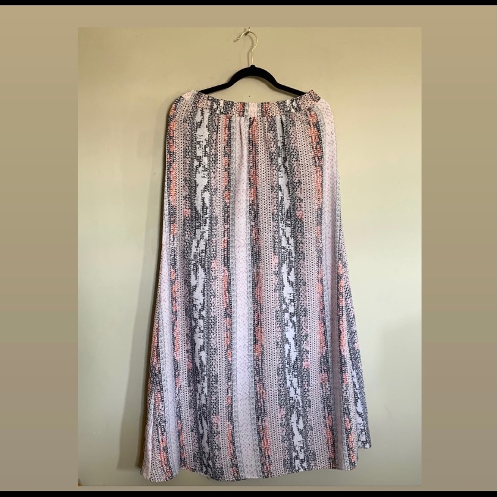 BCBG skirt in excellent condition